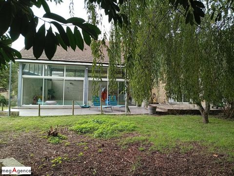 Maison 6 chambres, bureau, piscine, garage, terrain 3000 M².