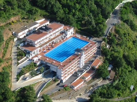 + 4* hotelpand met een perceel van 47.500 m²+ 93 kamers+ zwembad op het dak van het hotel volgens originele Olympische normen+ verdere ontwikkeling/uitbreiding op het grote perceel heel goed mogelijk+ strandconcessie voor gasten, ongeveer 1.100 m2 st...