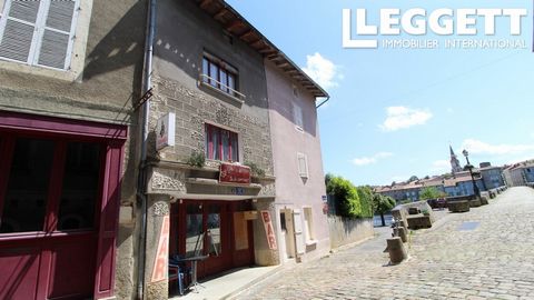 A21263MDU16 - This 1/2 bedroom property is currently operating as a successful bar/ restaurant and the Cat 4 license is included in the price, if required. Information about risks to which this property is exposed is available on the Géorisques websi...