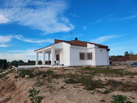 Very nice and perfectly renovated finca This luxurious and centrally located finca has recently been completely renovated The house consists of 3 bedrooms 1 bathroom a bright kitchen living room with fireplace laundry storage room and an extra room t...