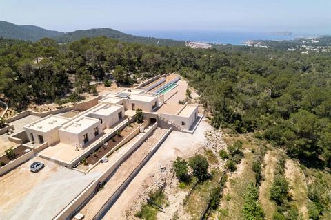 Newly built finca with sea views located on a beautiful hillside close to the beach of Cala Tarida. Designed to the highest quality standards and with all the comforts, with the option for the new owner to determine the desired finishes for the upper...