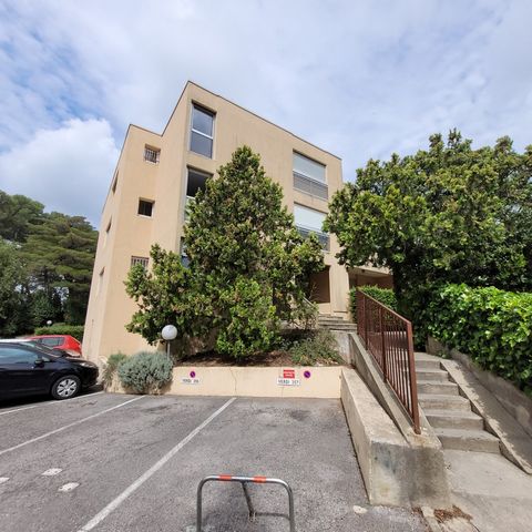 Dpt Hérault (34), à vendre MONTPELLIER appartement T1 28M² en rez-de-jardin privatif avec terrasse 10M² et box privatif