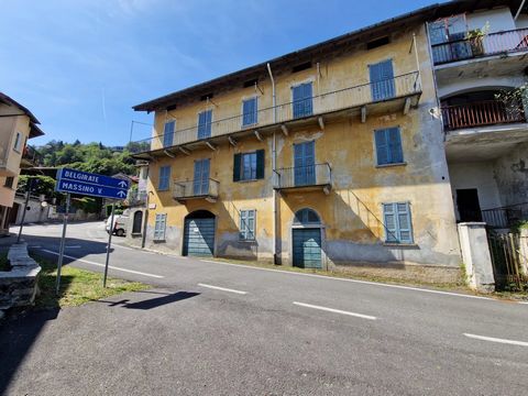Rustic for sale in Stresa in the hamlet of Magognino. The house is located on the first hills of Lake Maggiore just 5 kilometers from Stresa. It is located in the center, the area is not isolated, and it is extremely quiet. The house for sale distrib...