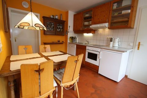 Modern and cozy: Lovingly furnished XXL farmhouse on a huge 3,300 square meter garden plot on the edge of Mecklenburg Switzerland in the beautiful Peenetal nature reserve. There is no through traffic in this tranquil little town on the Peene, so thos...