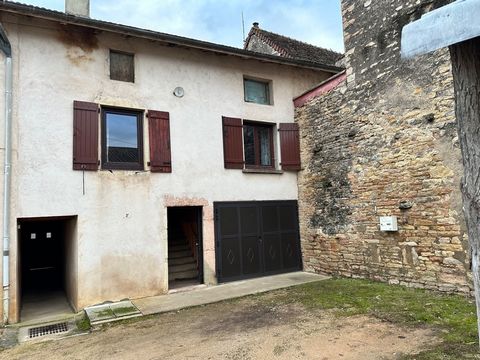 Dpt Saône et Loire (71), à vendre 5mn de Tournus maison de village mitoyenne habitable 68m2 à 79 000