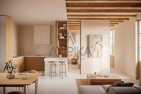 This new construction apartment is located on the ground floor of a renovated building with an elevator, situated in the heart of Barcelona. It is just a step away from Las Ramblas, behind the Gran Teatre de Liceu. The building offers residents a com...