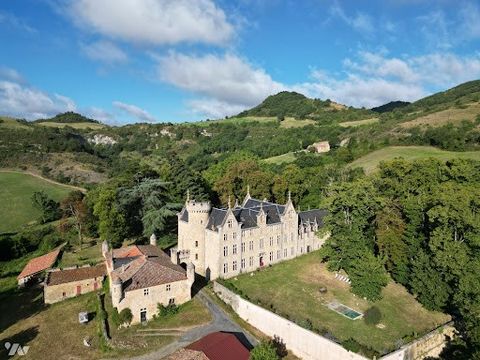 Immobilier.notaires® and notary office CALMEL, notaire offer :Estate / castle for sale - ST ROME DE CERNON (12490)- - - - - - - - - - - - - - - - - - - - - -Magnificent castle with its wooded park on 5 hectares, located in south Aveyron, with an area...