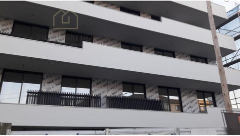 3 bedroom flat for sale in gated community - Santa Maria da Feira with balcony 37m2. Appartement in Urban Rehabilitation Zone (ARU) - Fiscaux Advantages Feira's Prime, is a closed and exclusive condominium, located in the centre of the city of Santa ...