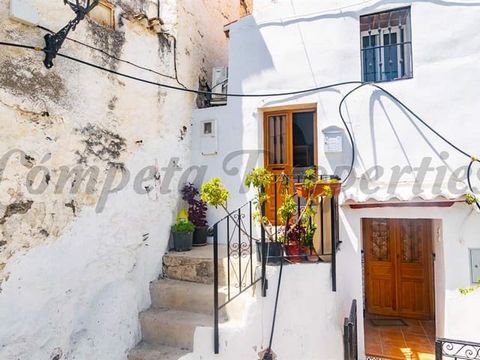 Charming townhouse in Sedella. 1 Bedroom and 1 Bathroom. Within waliking distance of shops.