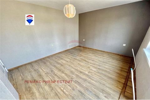 RE/MAX is pleased to present a two-bedroom property in a new building in the Rodina 1 district in a very communicative and key location. The apartment is fully finished and is ready for design and furnishing to the taste of the new owner. The buildin...