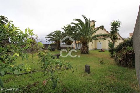Villa with 5 bedrooms and 5 WC'S Isolated 1st Suite Large Areas Barbecue Outdoor Kitchen Land with 4,540.00 m2 Sea and Mountain View Place: Fenais da Luz Situated on the north coast of the Municipality, it includes the places of Bom Jesus dos Aflitos...