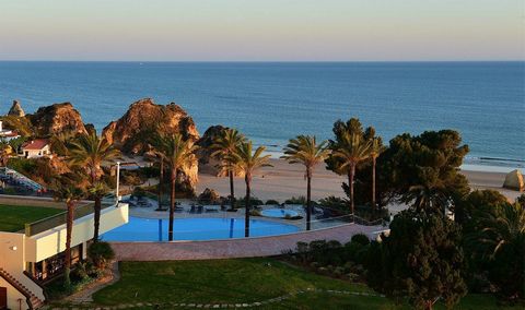 L’appartement d’une chambre est situé au 11ème étage de l’Aparthotel Atlantic Alvor, à 2 minutes à pied de la plage. La propriété du prépropriétaire est composée d’un salon/salle à manger, d’une chambre avec placard intégré, d’une kitchenette entière...