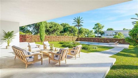 Brand new. Luxury detached villa of modern design with garden and pool on a plot of approximately 1,391m2. The house consists of approximately 590.45m2 and consists of a spacious living room, fitted and equipped kitchen, utility room, 5 large double ...