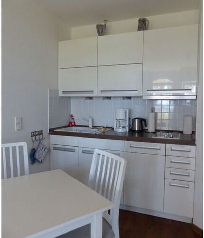 The modern apartment is located on the first floor and can be reached with the lift. A wonderful sea view is available from the apartment and the balcony. The direct beach location (only approx. 30m to the next beach access) and the beautiful in -hou...