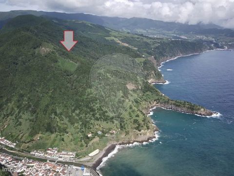 Land for sale in the area of Watercress with feasibility of construction with about 58 hectares. Building consisting of 5 rustic plots of land with south, east and west fronts, with panoramic views along the south coast of the island of São Miguel. T...