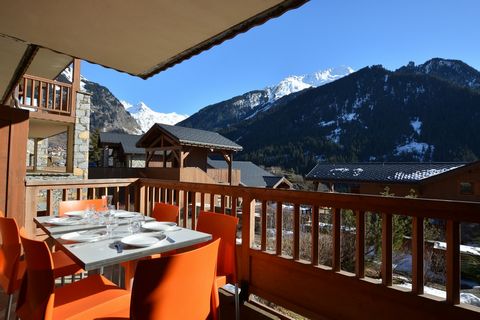 Domaine PARADISKI, about 5 minutes by shuttle from the ski slopes, magnificent furnished 3-room apartment nestled on the first floor of a recent and renowned residence in the resort. Sleeps 6, SOUTH exposure and a beautiful unobstructed view for this...
