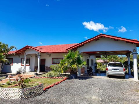 Nestled within the popular Brisas Boqueteñas Development, this corner property spans nearly .4 acres and features a beautiful house with a big yard ideal for life in Boquete, Panama. Boasting a large yard with stunning views of the majestic mountains...