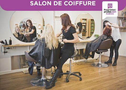 STEPHANIE LUER offers you this hairdressing salon of nearly 50 m² on 2 levels, on the ground floor the women's hairdressing salon and upstairs possibility to set up a 2nd activity for yourself or sublet. The premises have been well redone on the grou...