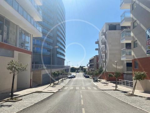 2 Bedroom apartment in the Galante Development - Block D - in Figueira da Foz Apartment with 72.80 sqm of area and consisting of a kitchen, living room, 2 bedrooms (1 is en-suite) and a guest bathroom. Is also part of the property 2 parking spaces (n...