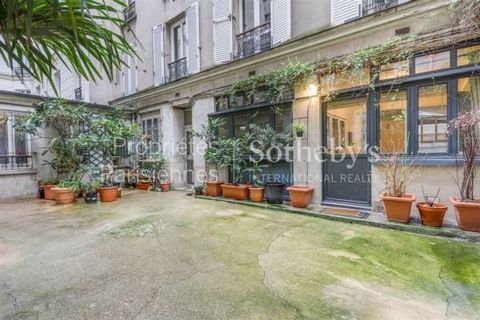 If living in Paris (Village Faidherbe, quartier Sainte Marguerite.) appeals to you, have a look at this captivating apartment for sale. It was built in 1890. The views overlooking a courtyard are pretty. The apartment benefits from 88.6 sq. m of livi...