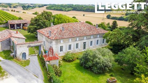 A21584ELM16 - Located 10mn from Barbezieux, 20mn from Angoulême with easy access to N10, this former monastery is over 300 years old and will transport you back in time. Its interior has been tastefully renovated while respecting its original feature...