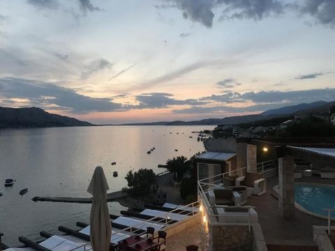 Fantastic waterfront hotel with swimming pool on the first line to the sea for sale or for lease! Selling price is 5,187 mln euro, rental fee is just 130 000 eur per year! Amazing sea views! Beautiful beach is right below the hotel! Several piers for...