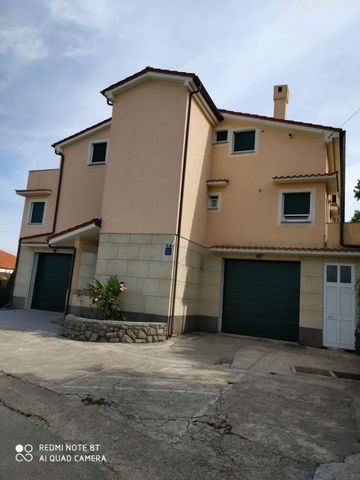 Multi-apartment building in Veprinac over Opatija with swimming pool and distant sea views! Total floorspace is 1000 q.m. Land plot is 1052 sq.m. Property was built in 2007. The house consists of six apartments and one studio. Four apartments consist...