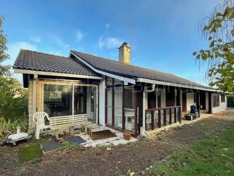 This property is situated in a quiet hamlet just a short distance from the market town of Sauzé-Vaussais with a range of commerce/activities and the larger town of Ruffec just a 10 minute drive. This bungalow offers 167m2 of living space and benefits...