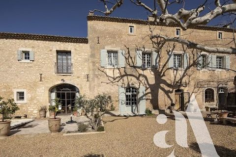 This 18th century residence is distinguished by the elegance of its typical facade and the nobility of its generous proportions. Located in the heart of the village, with a garden orchestrated around a venerable plane tree, a refreshing swimming pool...
