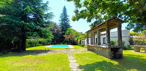 Overlooking the River Minho (border between Portugal and Spain), Vila Nova de Cerveira, (known internationally as the 'Vila das Artes' where the Fine Arts biennial has been held since 1978), is a Minho village of great beauty. Natural. This property ...
