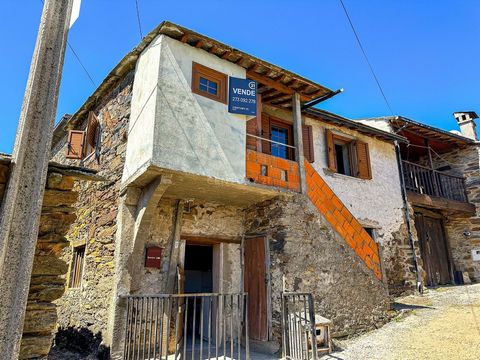 House located in the village of Aveleda consisting of two floors, on the ground floor there is a kitchen with fireplace and also a wine cellar, on the first floor there are two bedrooms, one of them interior, living room and a toilet. Aveleda was a P...