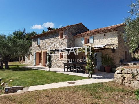 For sale, in a quiet residential area on the heights of Montauroux, a true Provençal farmhouse with an independent studio; approximately 120m² of living space in total. Renovated in 2001 and then in 2016, this south-facing property features an air-co...