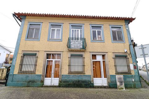 I would like to present a fabulous villa in terms of area of rooms and quality of construction. It has the potential to be your own villa, the possibility of having your own business/possible rental of one of the fractions or if you wish you can use ...