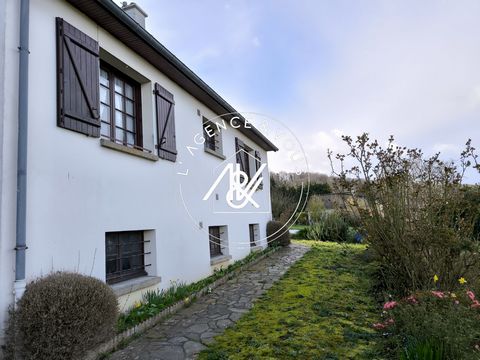 L'Agence & Vous, Mélanie BLANVILLAIN ... , offers you 10 minutes from Dol-de-Bretagne and the four-lane road towards Saint-Malo, Rennes, Mont-Saint-Michel..., in a quiet area, in the immediate vicinity of the town center, shops, school, library, and ...