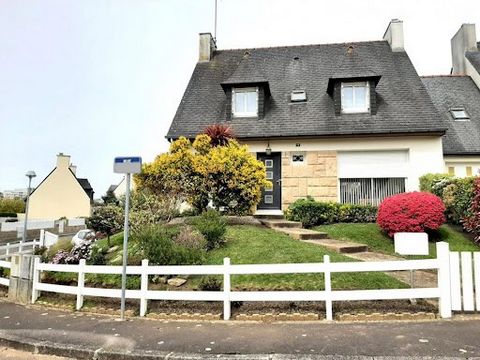 29200 BREST . Houses with 6 rooms. 5 bedrooms. Total area: 115 m2. Price: 317,170 euros buyer's charge. Including €12,170 in agency fees, i.e. a net seller of €305,000 EXCLUSIVE! In a sought-after area of Kerbonne, close to schools, come and discover...