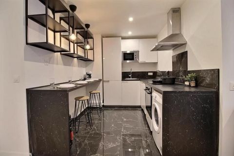 Located near the train station (12 min walk) and the university, this spacious and completely renovated apartment offers 4 bedrooms in a quiet and secure residence, allows to study serenely and comfortably. - 1 new and fully equipped kitchen. - 1 sin...