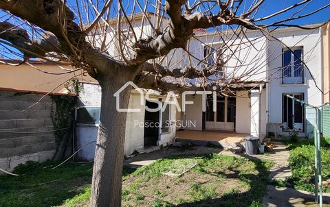 Located in the town of Alénya, a few minutes from the beaches and Perpignan, in a quiet dead-end environment, close to shops and schools. This house built on a plot of approximately 240 m² currently offers on the ground floor a living room with adjoi...