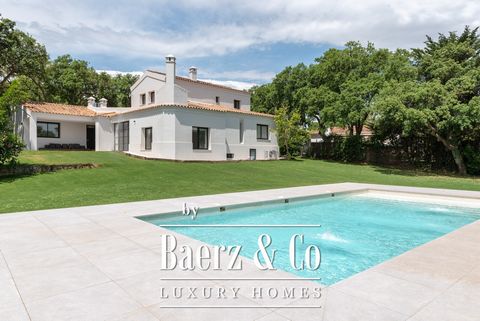 This beautifully seven-bedroom refurbished villa has been meticulously renovated with a lot of style and taste. The property has close to 600 m2 built and sits on a plot of 2000 m2. It is set out over two floors, with the master bedroom suite and two...