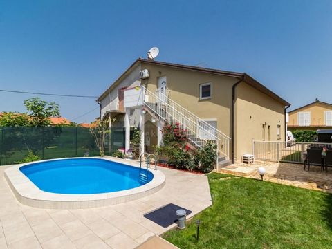 Location: Istarska županija, Umag, Umag. ISTRIA, UMAG - Family renovated house located in a quiet family settlement near the town of Umag and its beaches. It is a quality family house consisting of two residential units, with a total living area of 1...