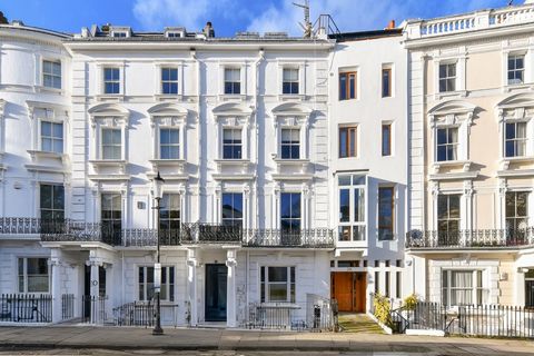 Британская компания Sotheby's International Realty рада представить на рынок эту исключительную недвижимость, которая представляет собой редкую возможность для развития. Lansdowne Crescent предлагает возможность взять всю собственность и восстановить...