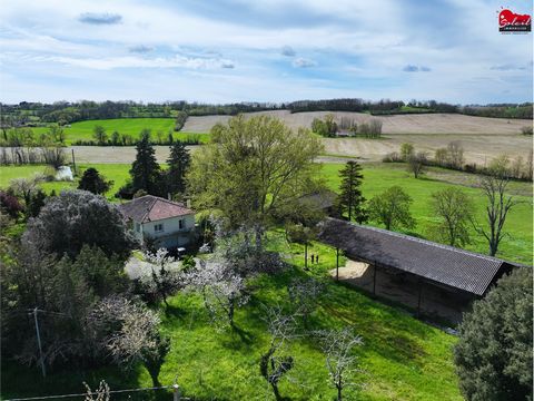 Ideally located in the countryside, yet close to all amenities, small property comprising a house of 93 m2 of living space offering a kitchen area with living room, 3 bedrooms, an individual toilet and a shower room. A basement of about 100m2. A larg...