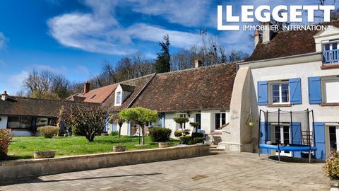 A28097NBO41 - This character property with 6-7 beds has been beautifully renovated and has plenty of WOW factors! Sitting in a quiet lane in the centre of a pretty village it is just 3km from the popular tourist destination of St Aignan sur Cher. The...