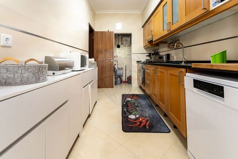 Description Fantastic 3 bedroom ground floor apartment with small patio in the heart of Barreiro. Come and see what will be your next home. Would you like to live in the city center of Barreiro where you can walk to everything? This is your chance! M...