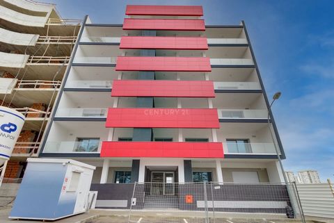 Luxury development in Carnaxide, NEW CONSTRUCTION, conclusion of work by the end of 2023. This wonderful building with a chillout area with barbecue on the rooftop is located in the Alto da Montanha urbanization in Carnaxide. Its huge terraces are co...