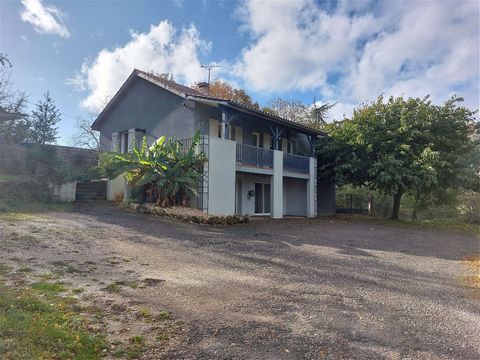 This property is located at the heights of Villefranche-de-Rouergue, breath taking views of the town. Comprising of around 205m2 living space on 4326m2 of private and not overlooked land. This house is set on two floors, comprising lounge/dining room...
