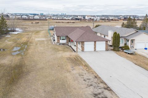 OTP 4/15. This gorgeous home overlooking the Transcona golf course is sure to impress. Upon arrival, you'll notice ample parking, including an attached 24 X 24 garage. Upon entering through the front door, you're greeted with a large and welcoming li...