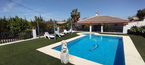 For rent: Beautiful country house with stables in Alhaurin el Grande.The house is very bright and has an excellent orientation (east - west) and beautiful gardens. The property has 4 bedrooms (one of them with dressing room), two bathrooms (one of th...