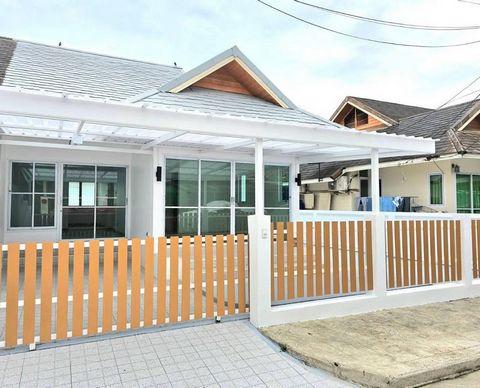 Discover your dream home in Thalang! This bright and spacious house offers 140 sq.m of modern living space with fresh renovations, presenting an ideal blend of comfort and style. Key Features: 🛏️ 2 bedrooms 🚿 2 bathrooms 🚗 Covered parking space 📐 Hou...