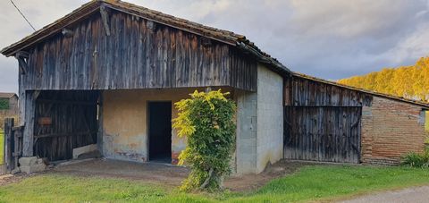 Between Marmande and Tonneins, come and discover this house to be completely rehabilitated on flat land of 2,211 m2. Great potential. 49,000 euros agency fees at the responsibility of the seller. Contact your Groupement Immobilier Isabelle COUFFRANT ...