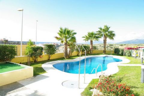 Flat in the complex between 2 seas. It is a modern accommodation with 2 double bedrooms, large terrace, garage and swimming pool. It is equipped for 4 persons, but can accommodate up to 5 persons with an extra bed which will be accepted on request to...
